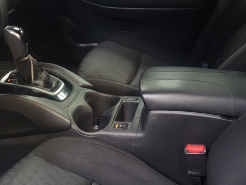 Used 2018 Nissan Rogue SV image 26