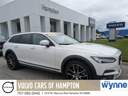 Used 2018 Volvo V90 T6 Cross Country w/ Convenience Package image 1