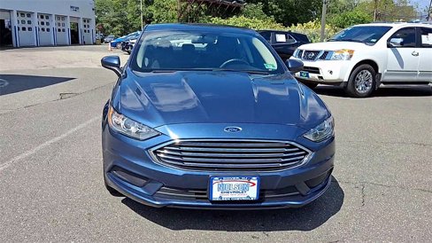 Used 2018 Ford Fusion SE w/ Fusion SE Technology Package image 3