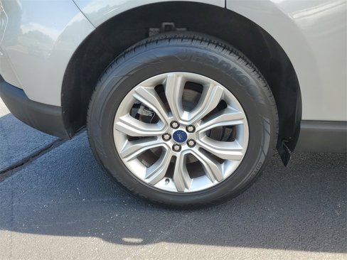 Certified 2022 Ford Edge Titanium image 5