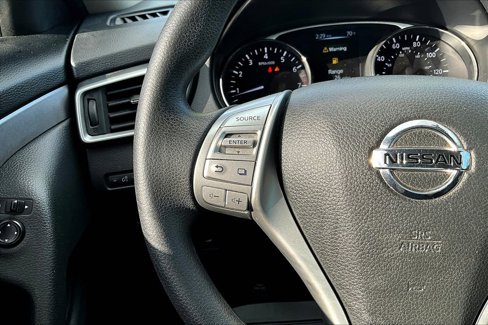 Used 2016 Nissan Rogue S w/ Appearance Package image 16