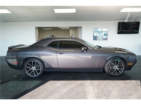 Used 2018 Dodge Challenger R/T w/ Blacktop Package image 8