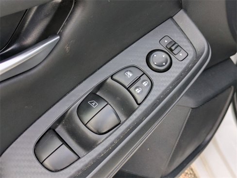 Used 2025 Nissan Sentra SV image 13
