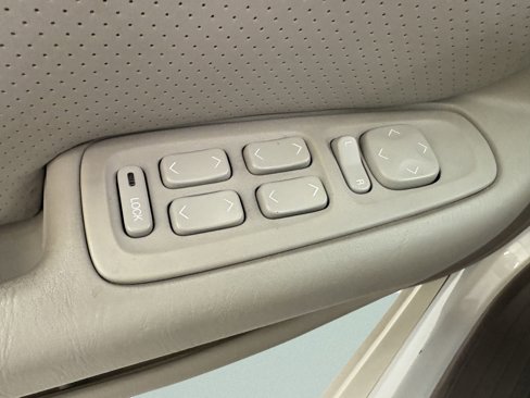 Used 1998 Cadillac Seville STS w/ Heated Seats Pkg image 21
