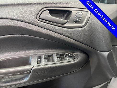 Used 2019 Ford Escape S image 8