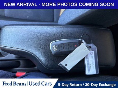 Used 2023 Nissan Versa SV image 14