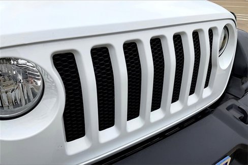 Used 2023 Jeep Wrangler Sport image 31