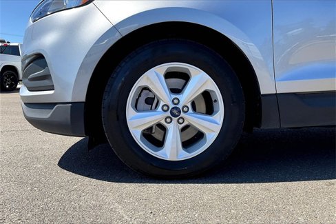 Used 2021 Ford Edge SE w/ Cargo Accessory Package image 9