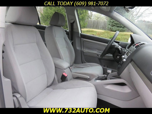 Used 2009 Volkswagen Rabbit S image 7