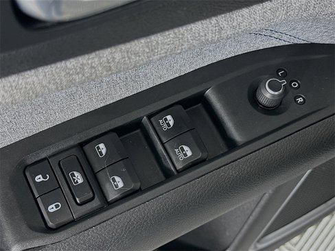 Used 2024 Jeep Compass Latitude image 20