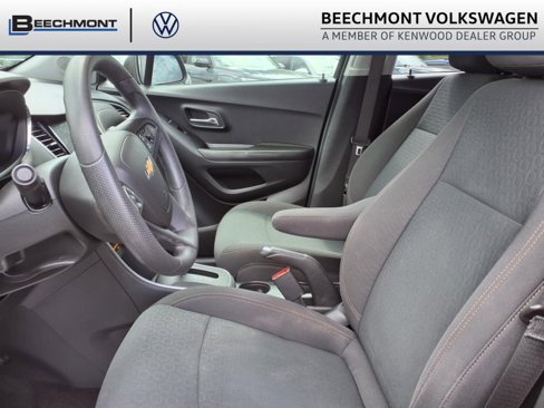 Used 2022 Chevrolet Trax LS w/ Tint and Cruise Package image 14