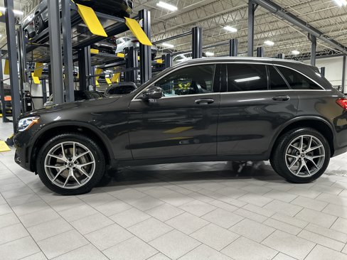 Certified 2022 Mercedes-Benz GLC 300 4MATIC image 2