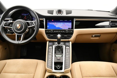 Certified 2021 Porsche Macan image 23