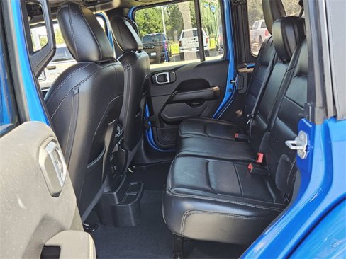 Used 2022 Jeep Wrangler Unlimited Sahara w/ Cold Weather Group image 7