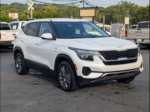 Used 2022 Kia Seltos LX image 2