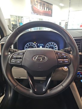 Used 2021 Hyundai Venue image 14