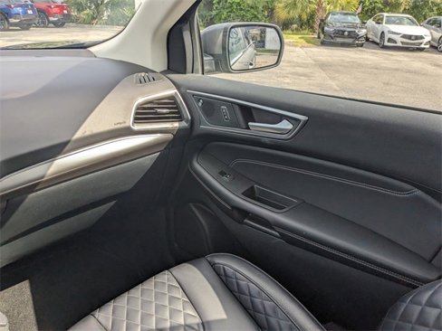 Used 2024 Ford Edge Titanium image 17