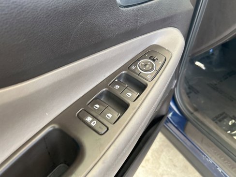 Used 2019 Hyundai Santa Fe SE image 33