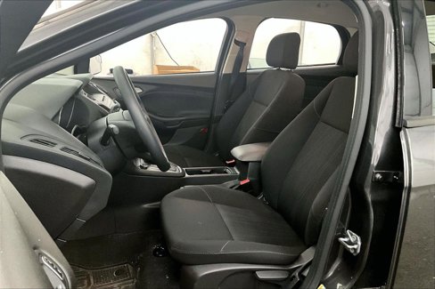 Used 2016 Ford Focus SE w/ Exterior Protection Package image 25