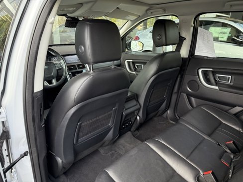 Used 2018 Land Rover Discovery Sport HSE image 25