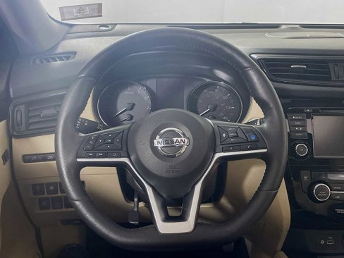 Used 2019 Nissan Rogue SL w/ Premium Package image 9