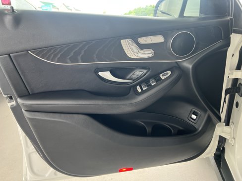 Used 2018 Mercedes-Benz GLC 300 image 17