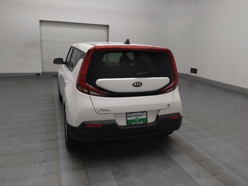 Used 2021 Kia Soul S image 6