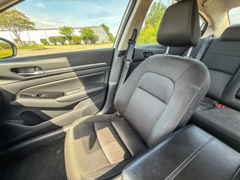Used 2023 Nissan Altima 2.5 SV image 12