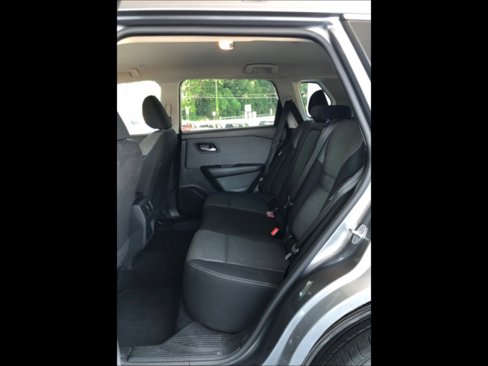 Used 2023 Nissan Rogue SV image 14