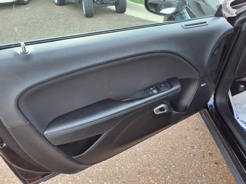 Used 2023 Dodge Challenger SXT image 10
