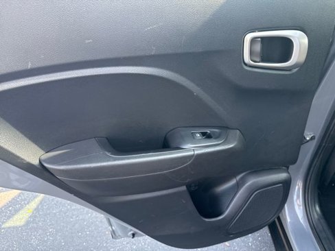 Certified 2023 Hyundai Venue SE image 16