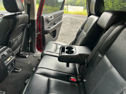 Used 2017 Nissan Pathfinder SL image 27