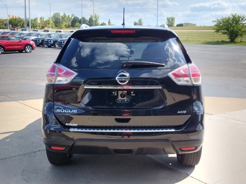 Used 2016 Nissan Rogue S w/ Appearance Package image 14