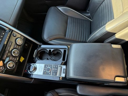 Used 2018 Land Rover Discovery HSE Luxury image 16
