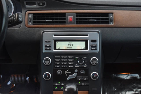 Used 2010 Volvo XC70 3.2 image 23