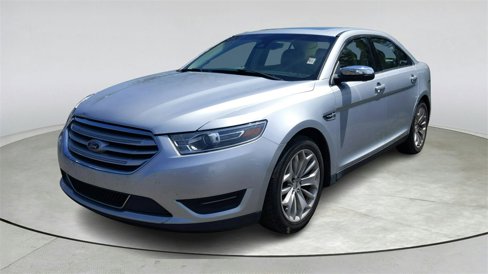 Used 2018 Ford Taurus Limited image 3