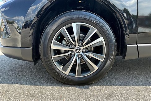 Used 2021 Toyota Venza LE image 8