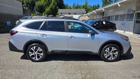 Used 2022 Subaru Outback Limited XT w/ Popular Package #2 image 4