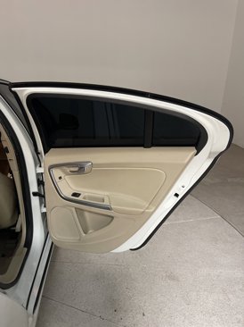 Used 2015 Volvo S60 T5 Premier image 17