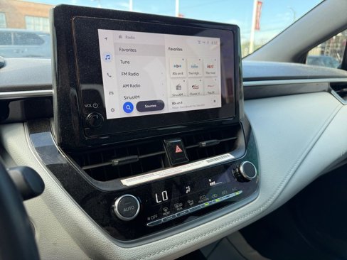 Used 2024 Toyota Corolla SE image 31
