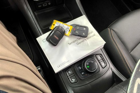 Certified 2021 GMC Terrain SLT image 12