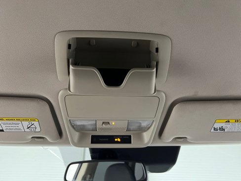 Used 2020 Mitsubishi Outlander SE image 53