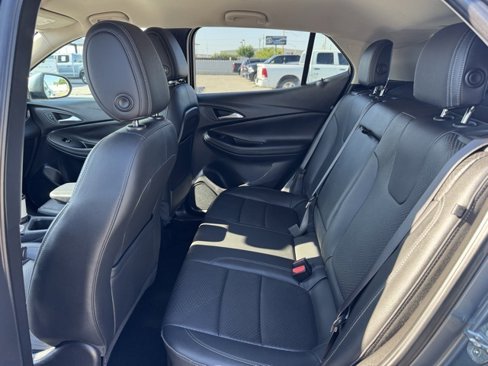 Used 2022 Buick Encore GX Essence image 13