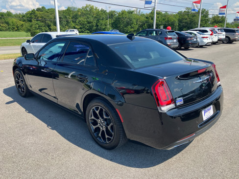 Used 2017 Chrysler 300 S w/ 300S Premium Group 2 image 5