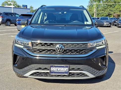 Used 2023 Volkswagen Taos S image 2