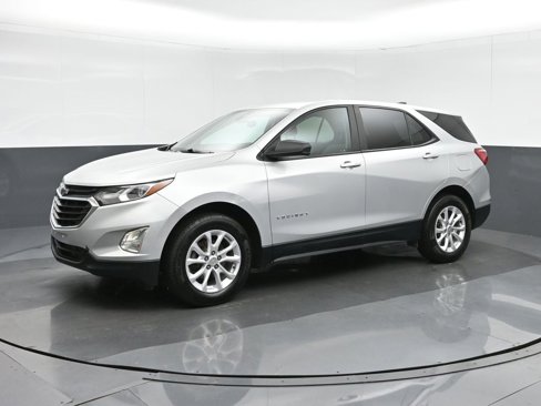 Used 2020 Chevrolet Equinox LS w/ LS Convenience Package image 3