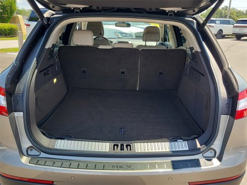 Used 2016 Lincoln MKX Reserve w/ Cargo Utility Package image 7