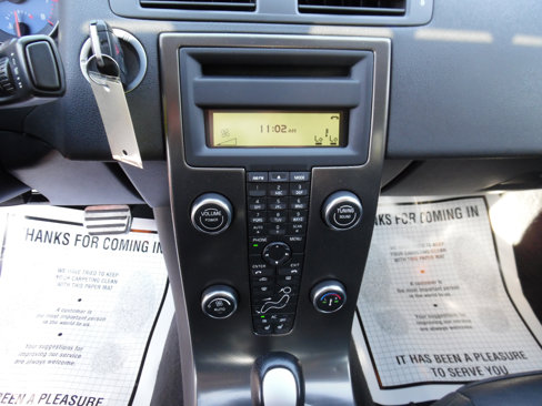 Used 2009 Volvo S40 T5 R-Design image 14