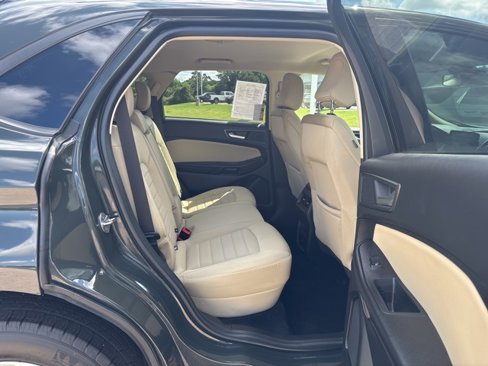 Certified 2024 Ford Edge SE image 17