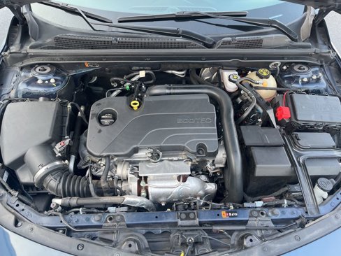Used 2022 Chevrolet Malibu LT image 30